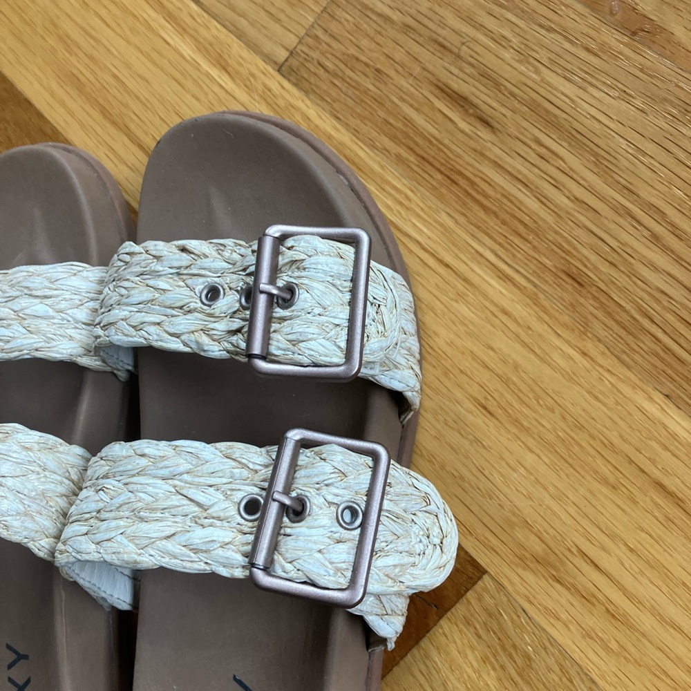 Roxy sandals